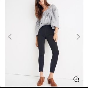 Madewell Pull on Jeans in Black Frost